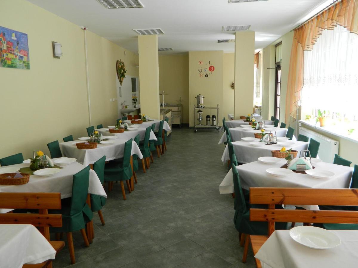 Pod Arkadami Hotel Darlowko Buitenkant foto