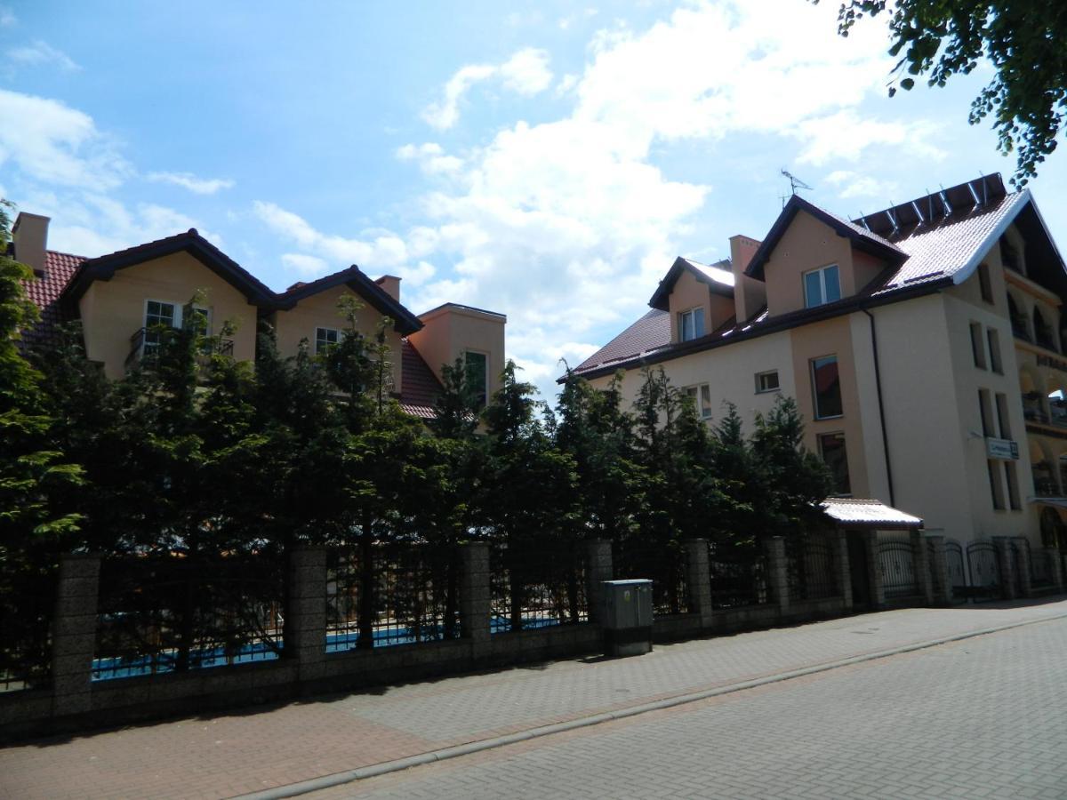 Pod Arkadami Hotel Darlowko Buitenkant foto