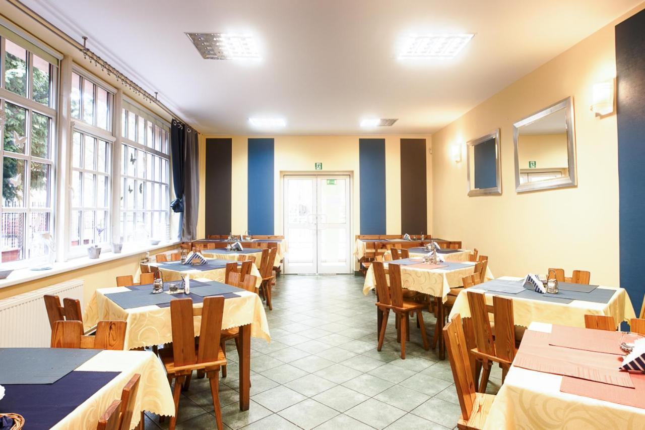 Pod Arkadami Hotel Darlowko Buitenkant foto