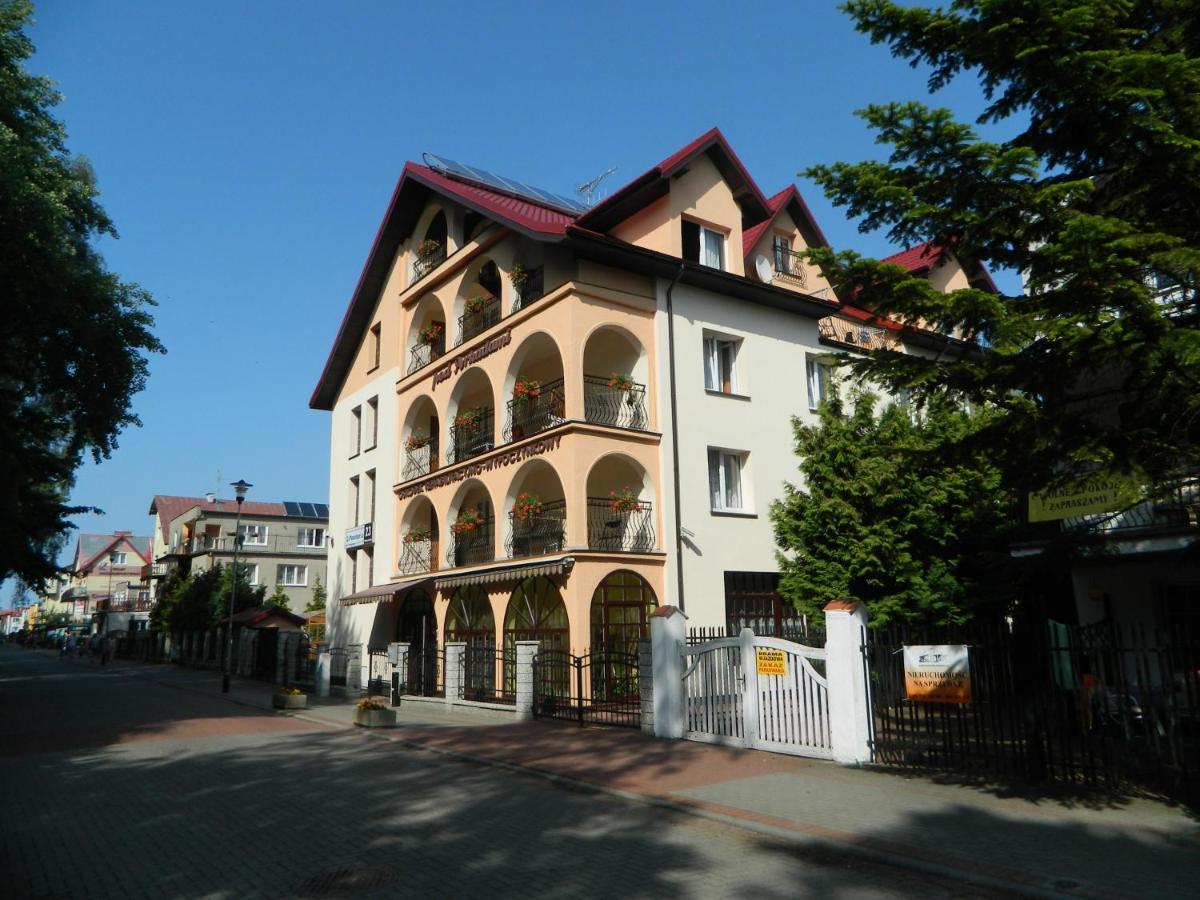 Pod Arkadami Hotel Darlowko Buitenkant foto