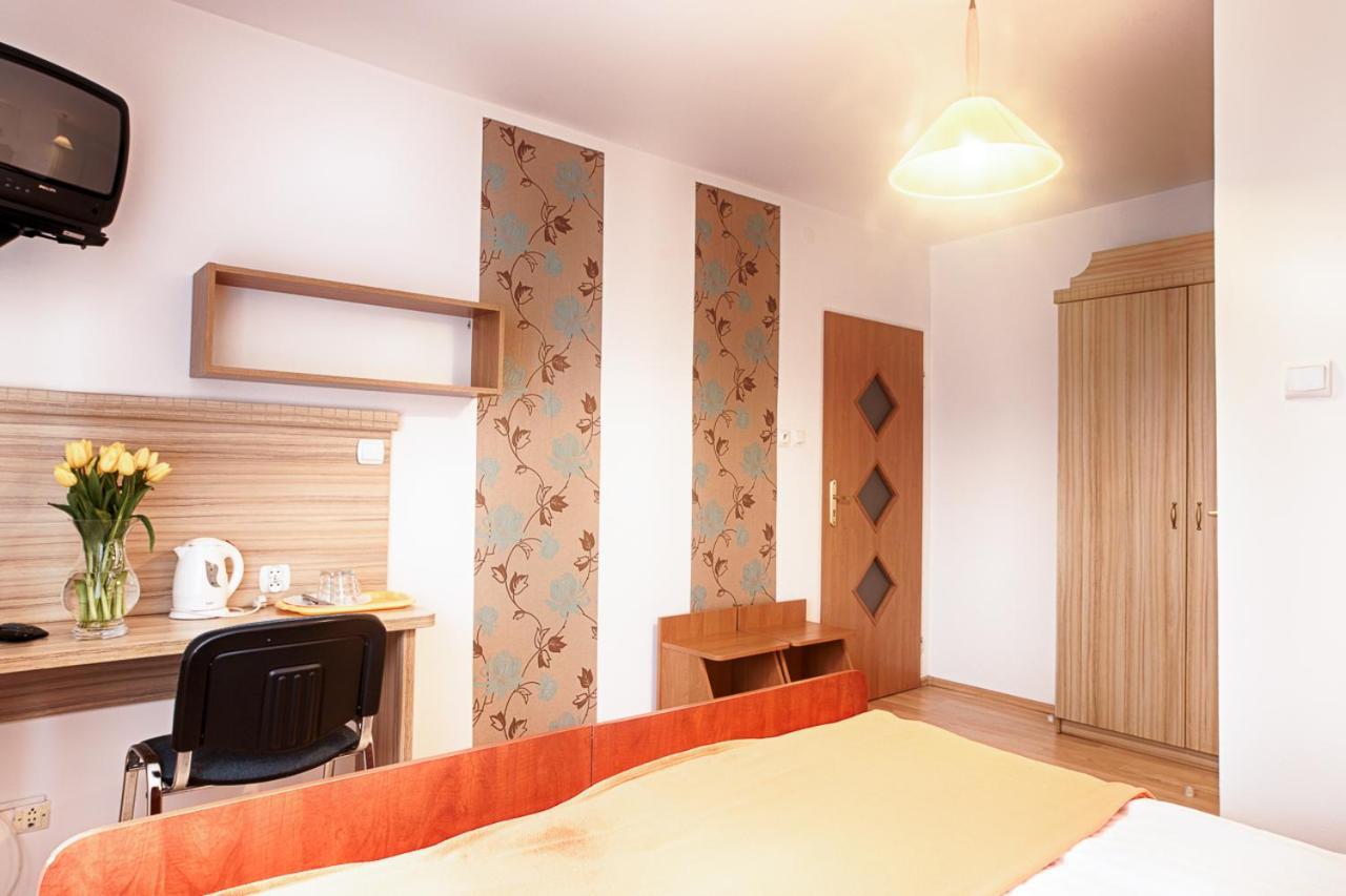 Pod Arkadami Hotel Darlowko Buitenkant foto