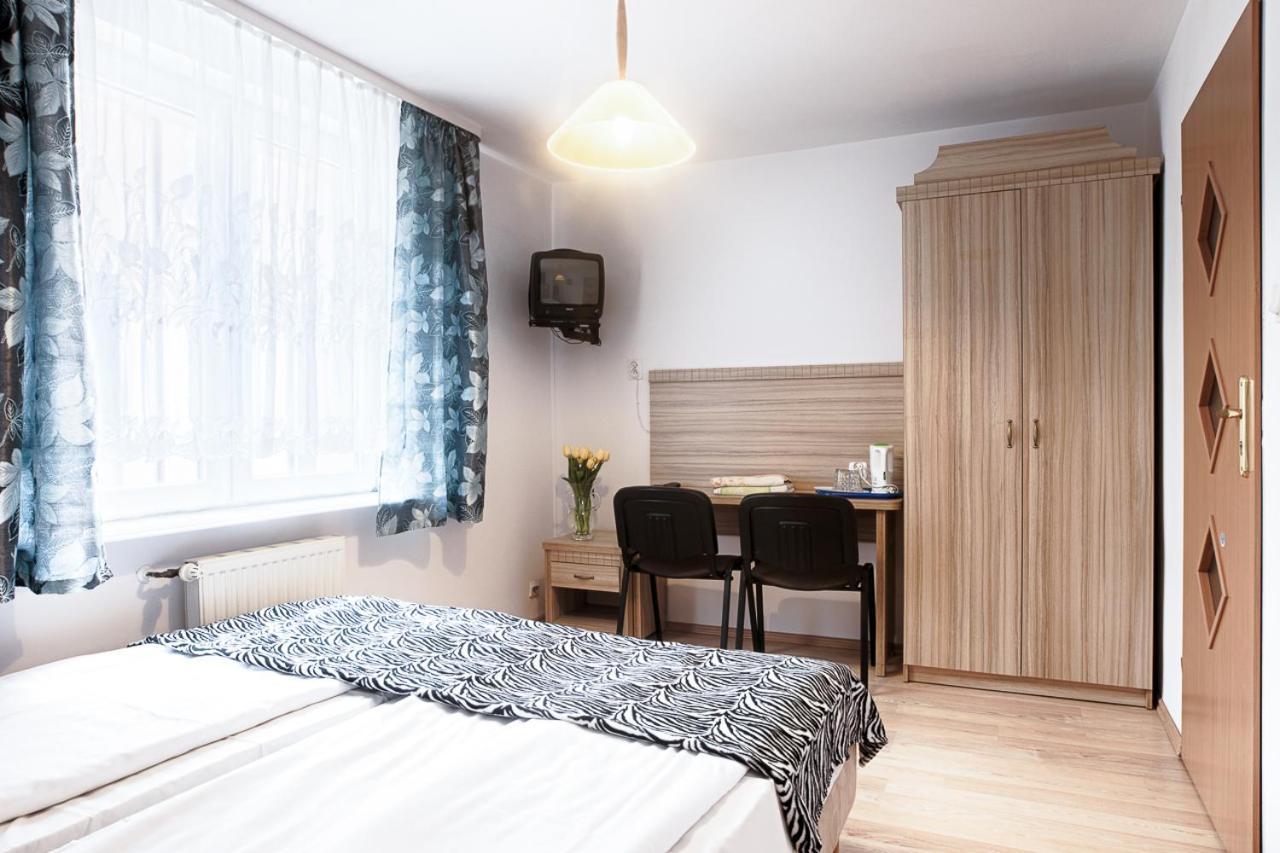 Pod Arkadami Hotel Darlowko Buitenkant foto